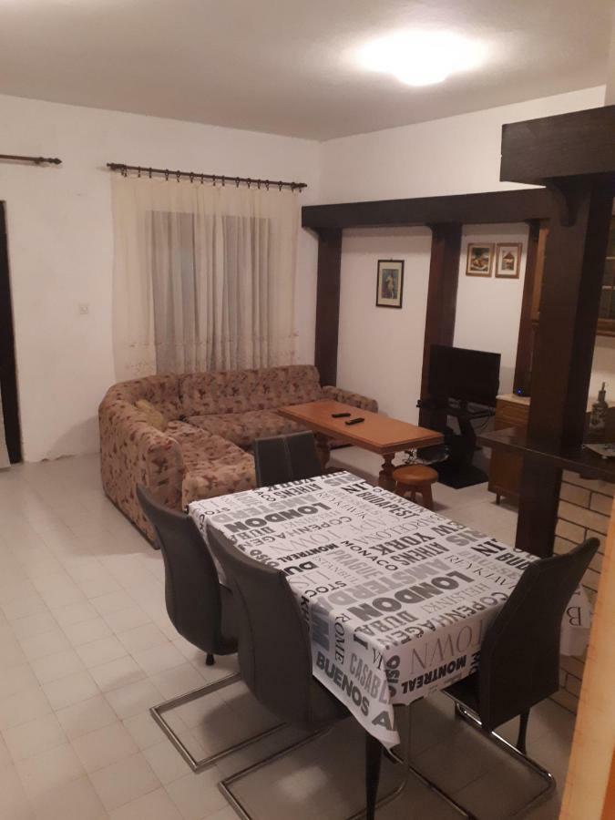 Apartmani Vuksanovic Pag Town Εξωτερικό φωτογραφία