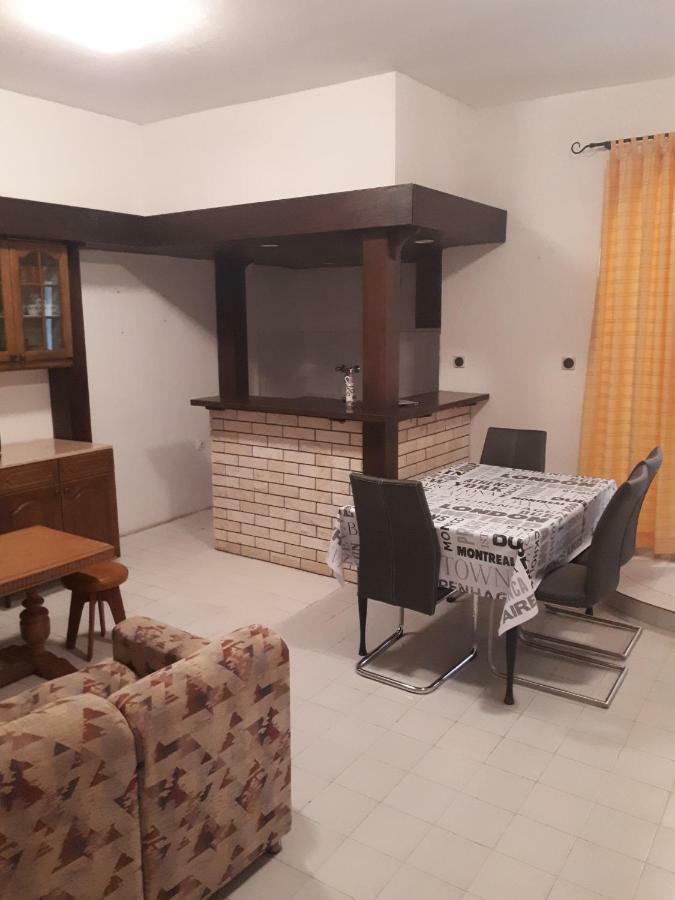 Apartmani Vuksanovic Pag Town Εξωτερικό φωτογραφία